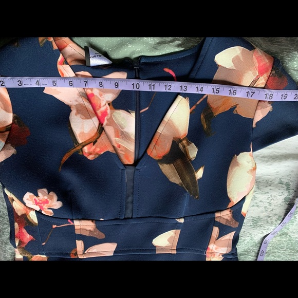 🌺 BEAUTIFUL FLORAL DRESS - Picture 5 of 11